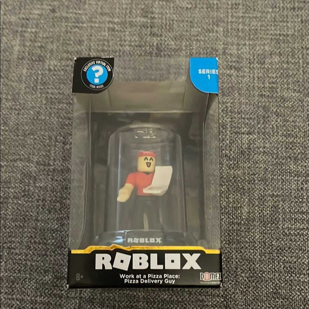 Roblox Series 1 Pizza Delivery Guy Figure